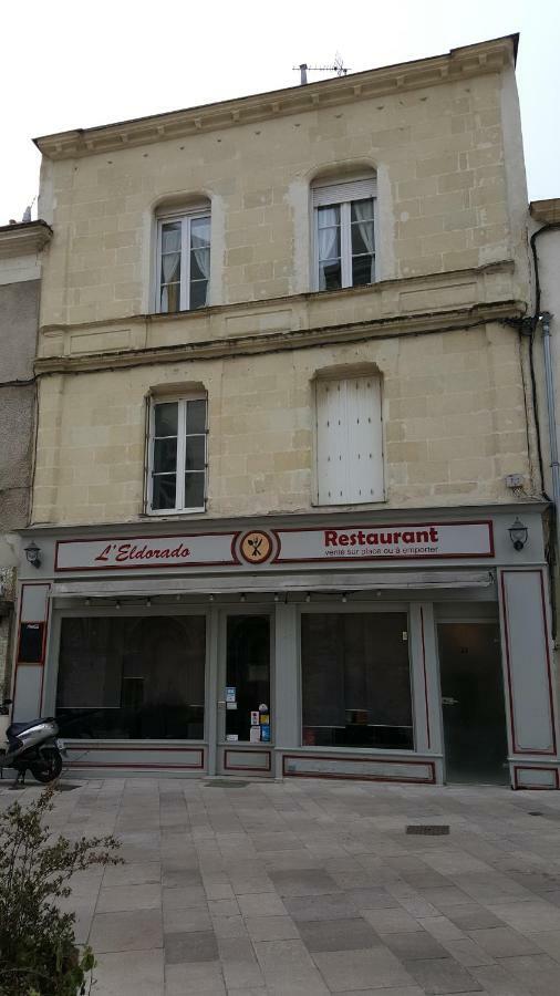 Grand Appartement Chaleureux Thouars Exteriör bild